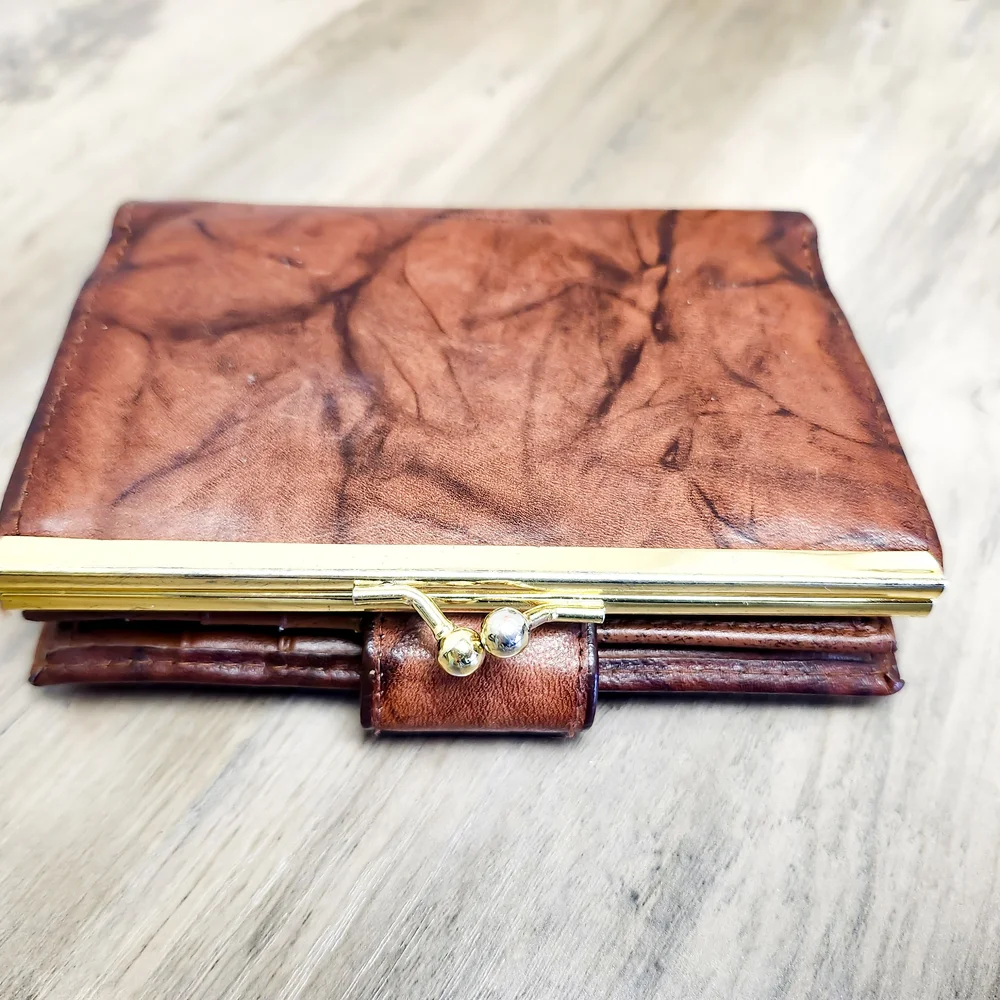 “Genuine Leather Wallet Top Grain Cowhide Brown Marble Kiss Lock Vintage Style”